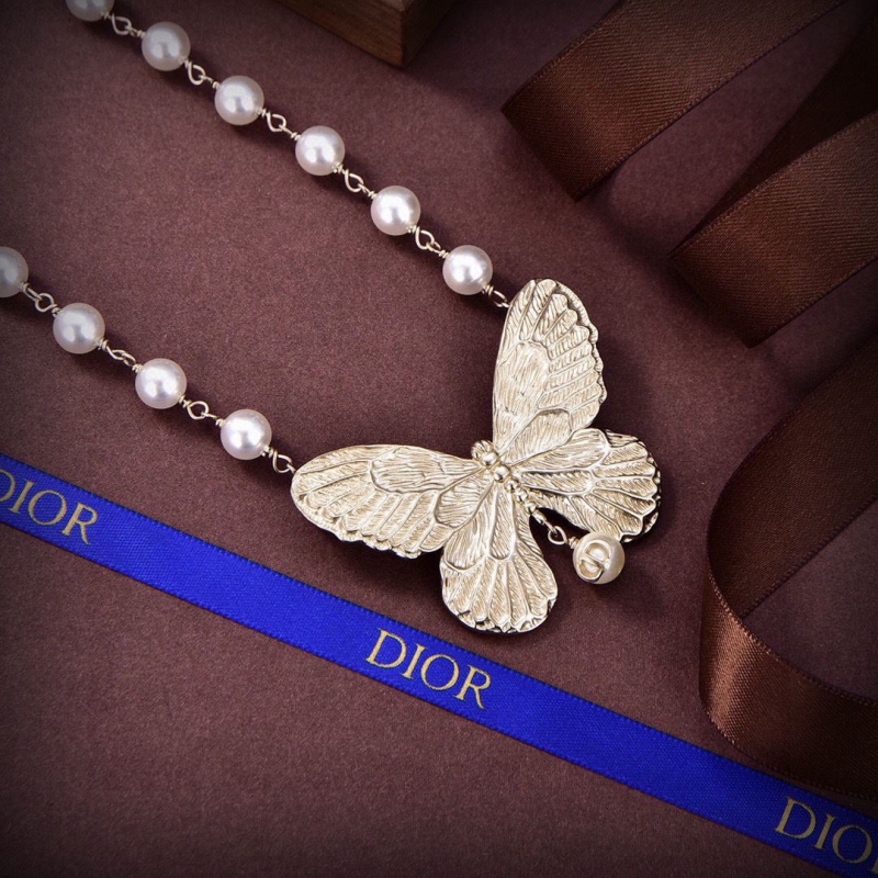 chr1st1an D10r necklaces